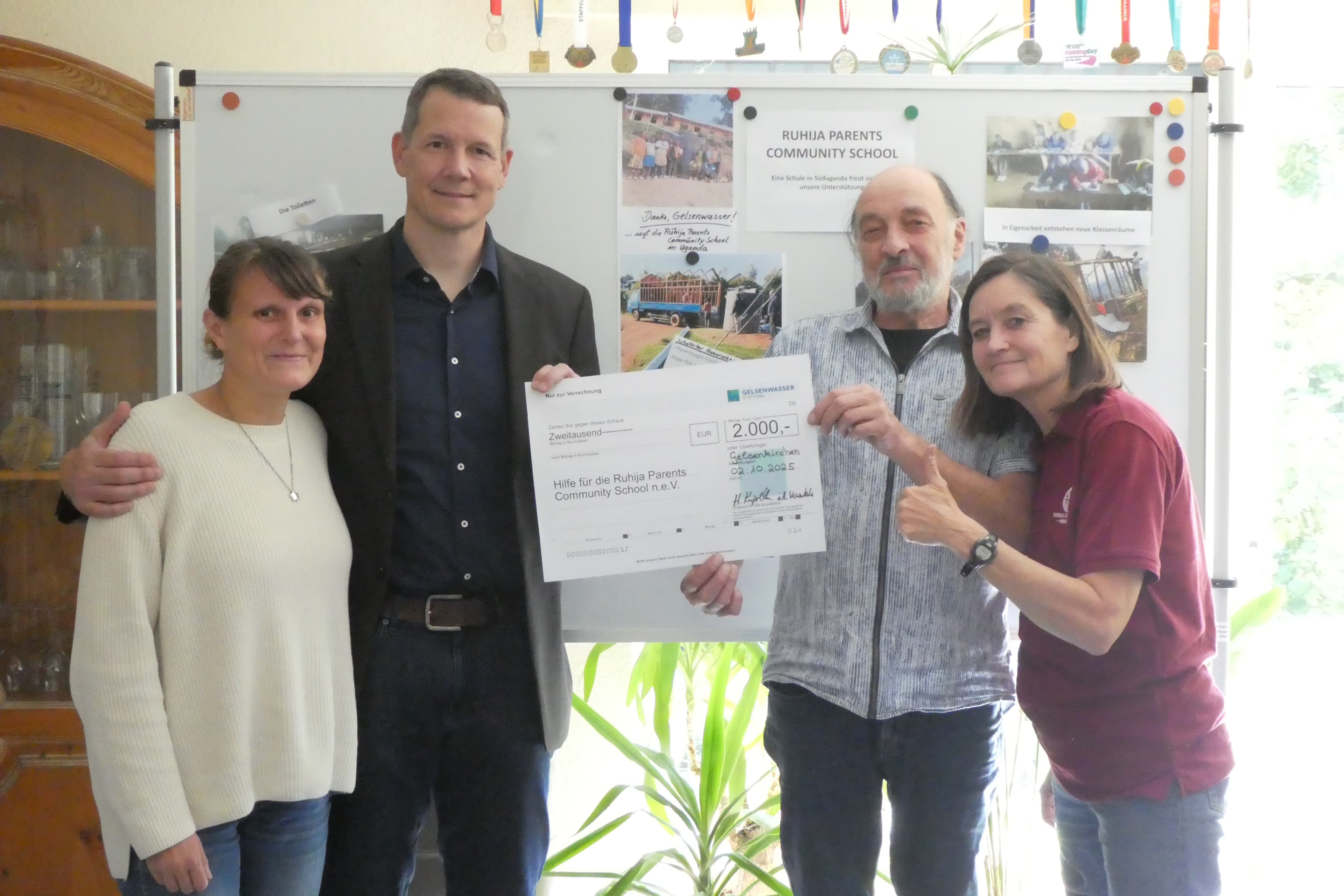 Scheckübergabe bei Gelsenwasser