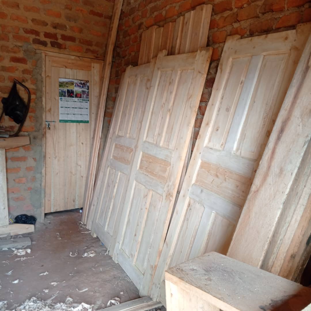 Schreinerarbeiten am Schlafsaal